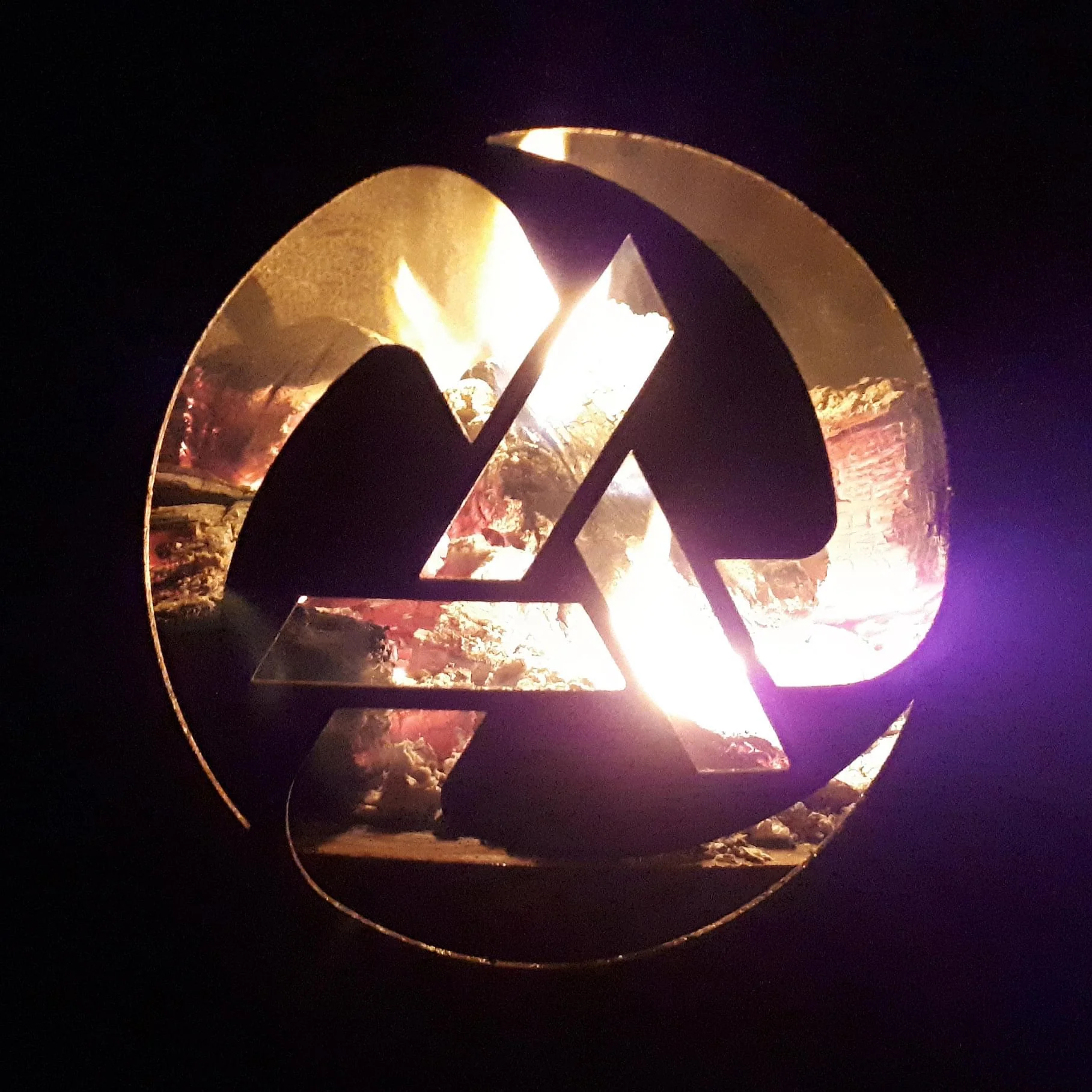 Levellers Rolling Anarchy Fire Pit - Image 3